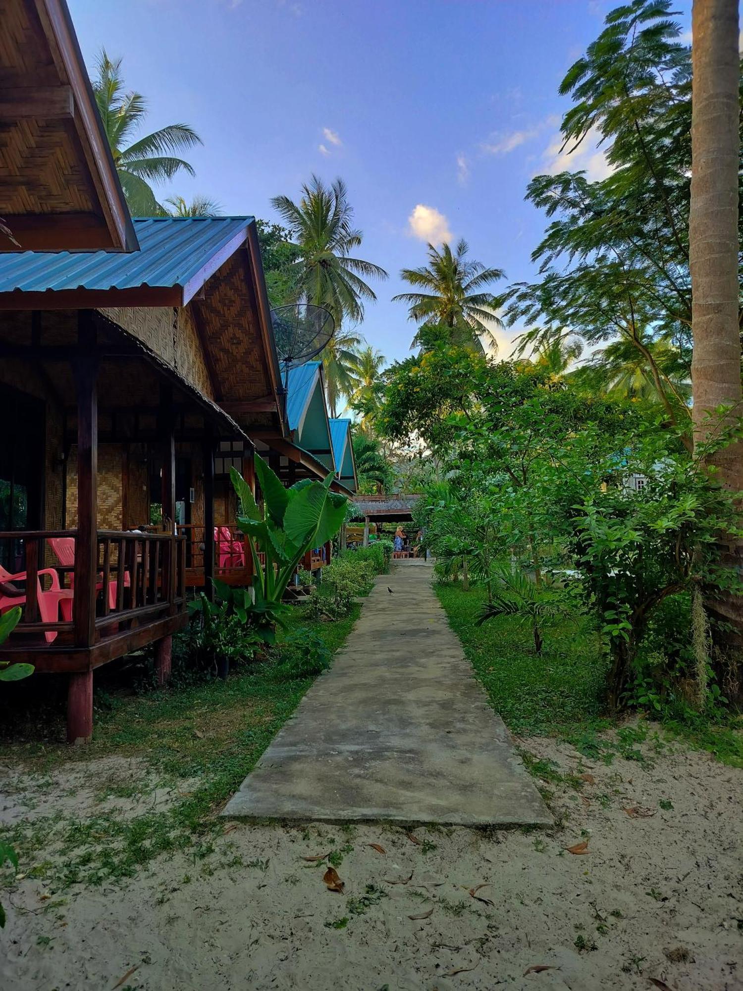 Kohmook Happy Time Bungalow Koh Mook Exteriör bild